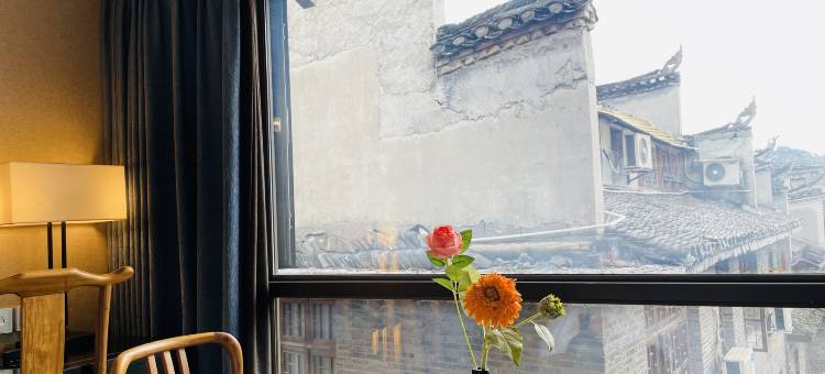 迎晖阁精品客栈(凤凰古城景区虹桥店)图片