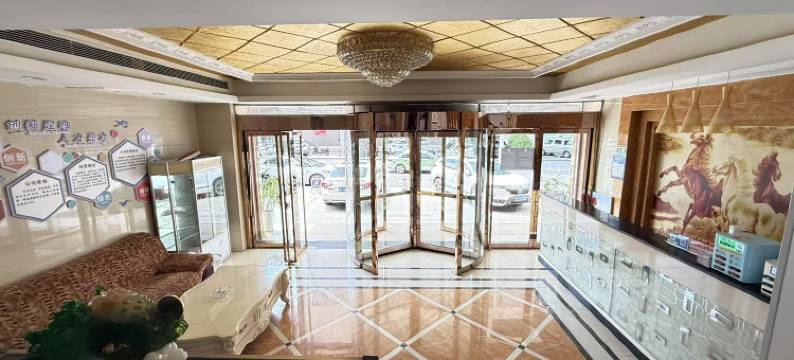 石泉贵宾商务酒店(石泉县站店)图片