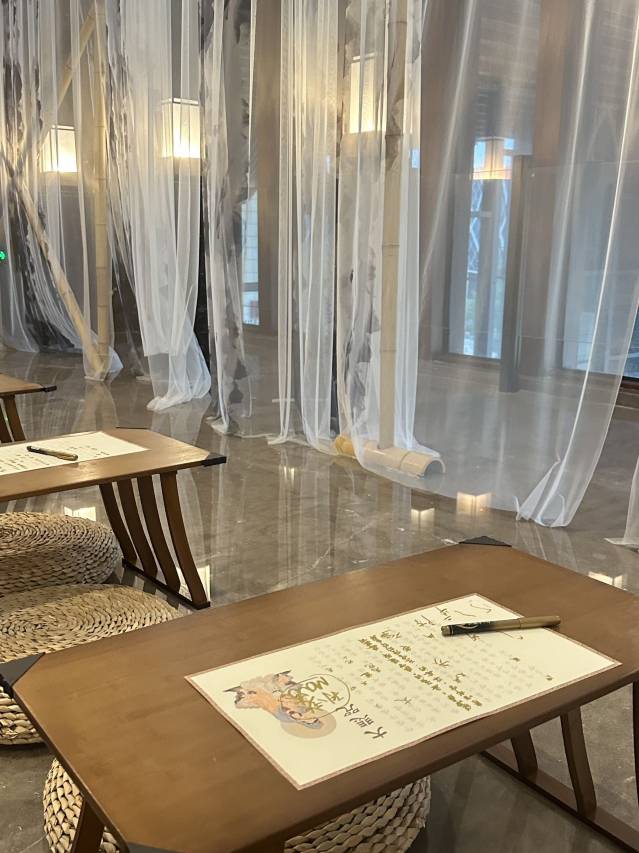 昆山花桥套房假日酒店图片