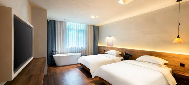 潮景礼居酒店(景德镇陶溪川雕塑瓷厂店)图片