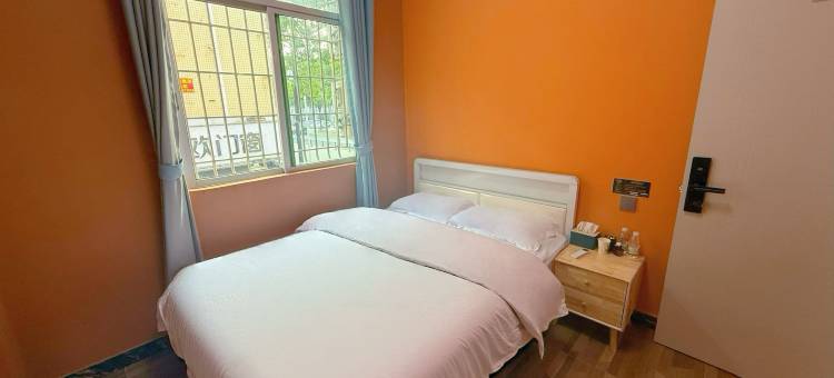 鸣程S商务住宿图片