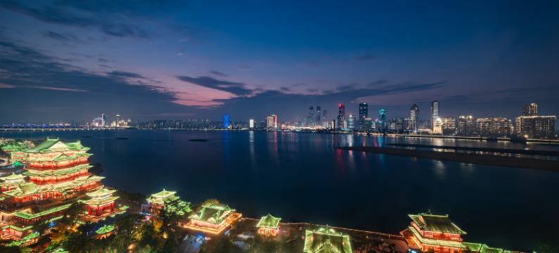 南昌滕王阁美居江景酒店图片