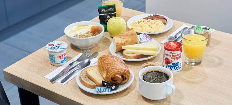 奥尔日河畔圣米舍 B&B 酒店(B&B Hotel Saint-Michel Sur Orge)图片