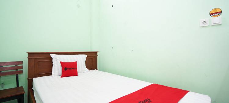 红多兹伊斯兰酒店-近日惹莫努门肯巴里(RedDoorz Syariah Near Monumen Jogja Kembali)图片