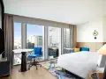 城景客房（1張特大床，直達俱樂部休息室）