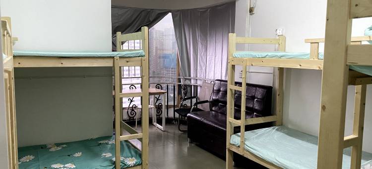 咚吧啦青年旅舍(观音桥步行街拓展大厦店)图片