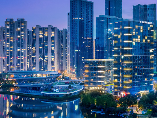 长沙梅溪湖麦客达温德姆酒店(梅溪湖西地铁站店)