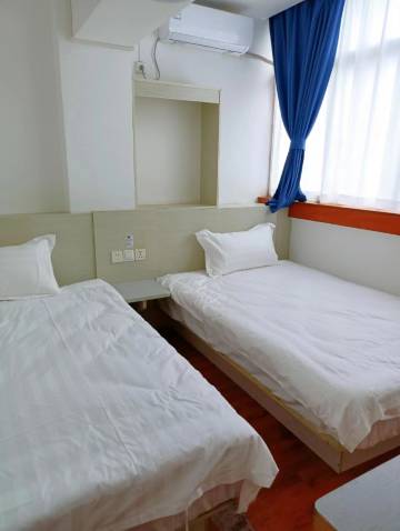 汉中世纪红客栈(中心广场店)