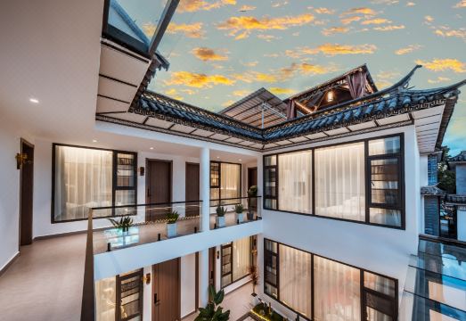 Yunbo Light Luxury Homestay (Dali Ancient City South Gate Branch) Hotel Overview