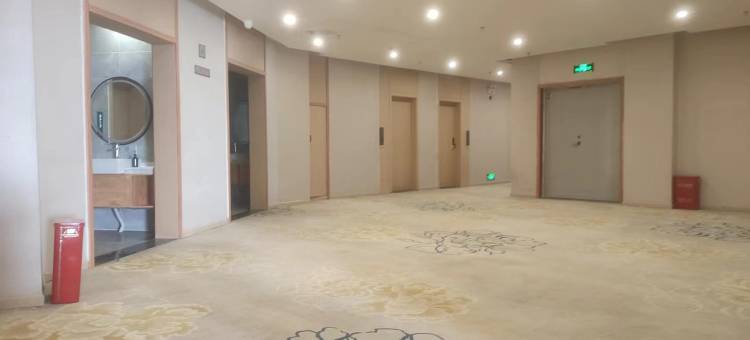 云上四季酒店(那曲市民政局店)图片