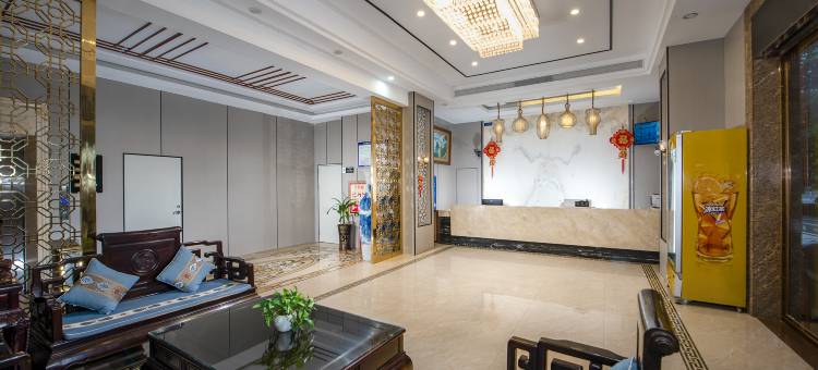 鑫华庭酒店(遂溪全丰中央广场店)图片