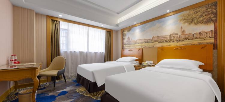 维也纳酒店(深圳南油服装城南光地铁站店)图片