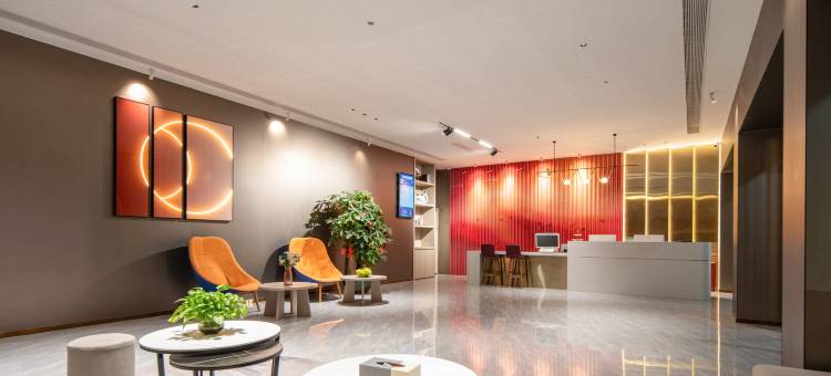 窝趣服务式公寓酒店(深圳红岭地铁站店)图片