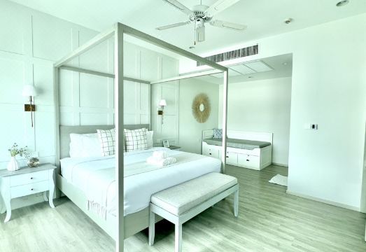 Prima Amphawa Hotel Overview