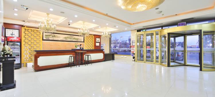 松原鑫宇龙佳酒店(第二高级中学火车站店)图片