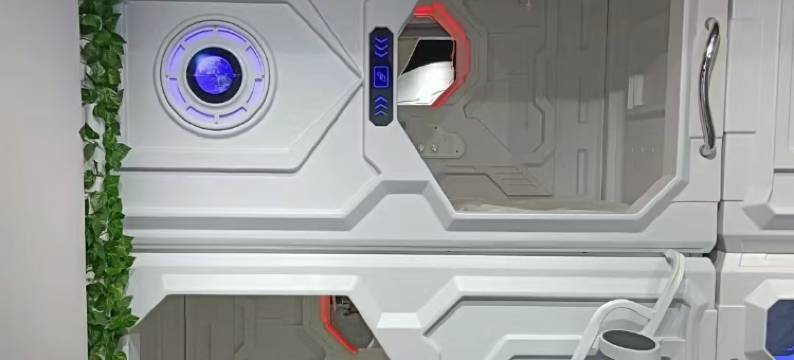 沈阳那年太空舱台球青年旅舍(瀚都国际店)图片