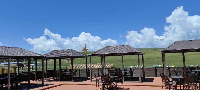 康瓦洛日酒店图片