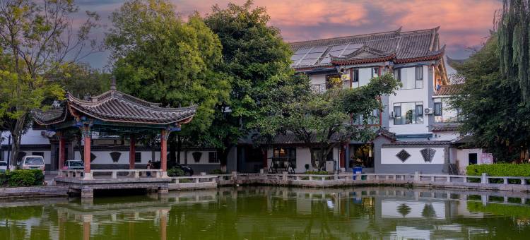 楚雄悦庭雅居酒店(彝人古镇店)图片