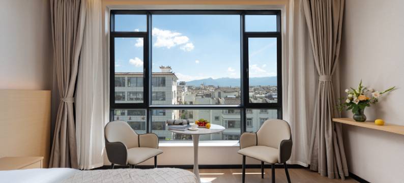 洁蓝·Snow view·180°雪山观景智能度假酒店(黑龙潭公园店)图片