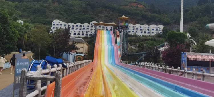 荔波鑫梦假日酒店图片