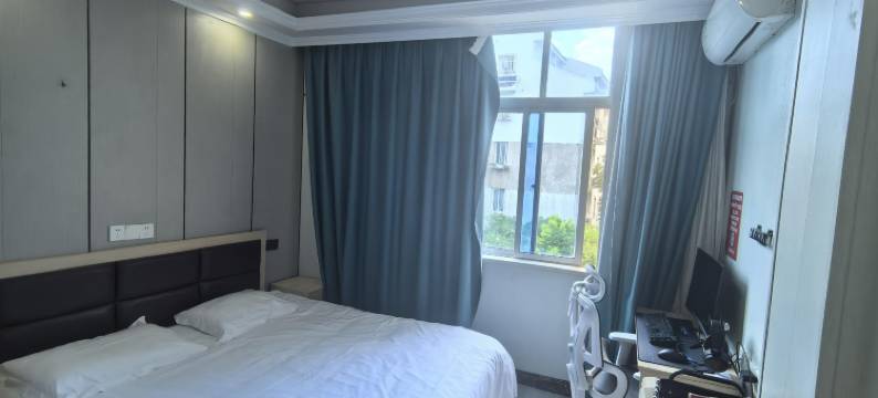 思恩电竞酒店(竹辉桥地铁站店)图片