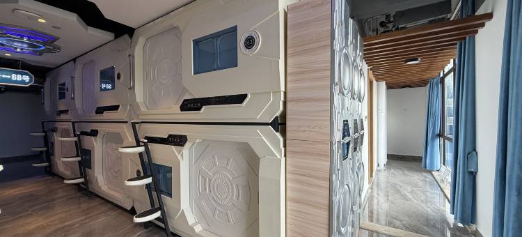 简朴客太空舱青年旅社(Jianpuke Space Capsule Backpacker Hostel)图片