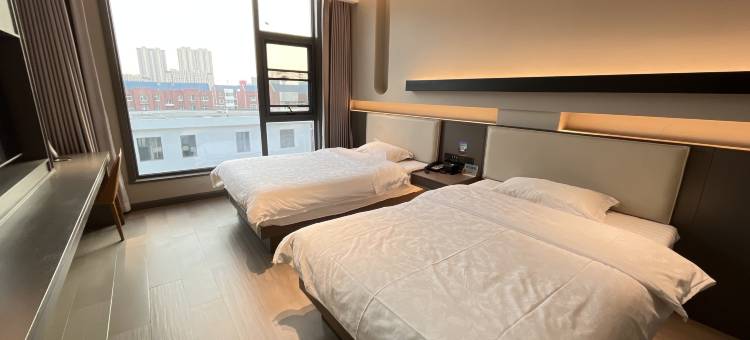 欣苑轻居酒店(乌海东站店)图片