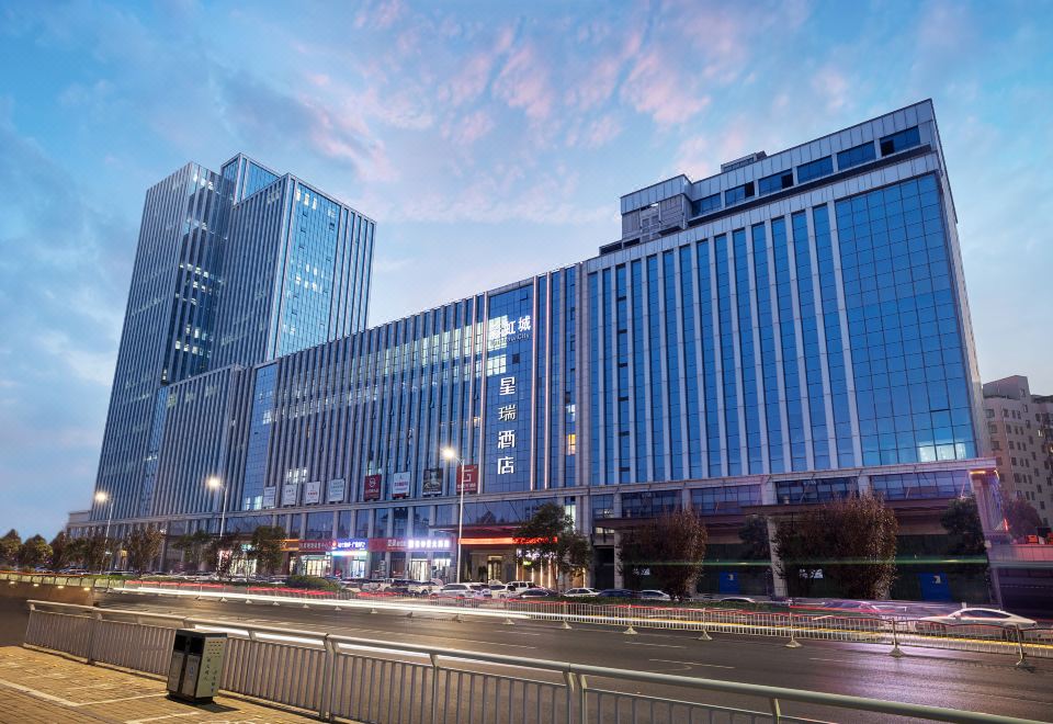 喆啡酒店(郑州高新区瑞达路店)外景图