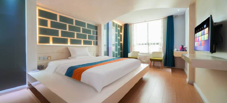 花好月圆主题酒店(新都城市广场店)图片