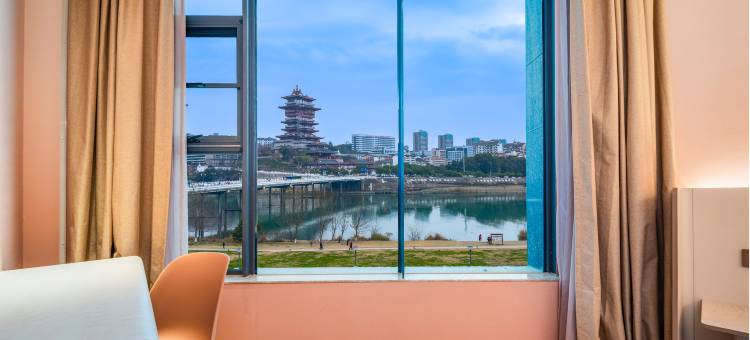 汉庭酒店(绵阳铁牛广场越王楼店)图片