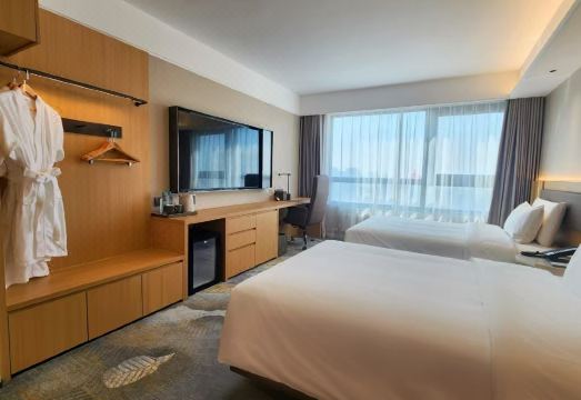 燕山大酒店外景图