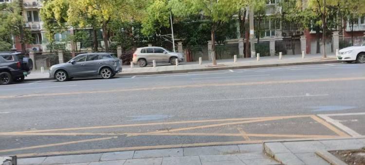 华美庭民宿(四方坪双拥地铁站店)图片