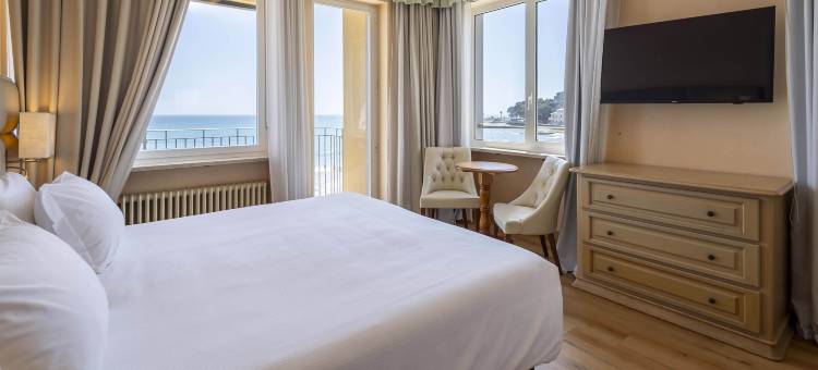 戴安诺码头宫殿 B&B 酒店(B&B Hotel Diano Marina Palace)图片