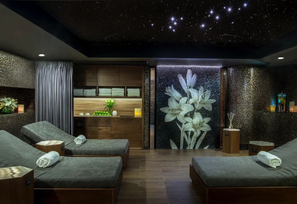 The Carlton, Moscow Hotel Overview