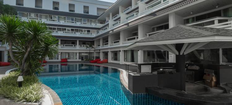 普吉岛芭东海滩丽芮酒店(Radisson RED Phuket Patong Beach)图片