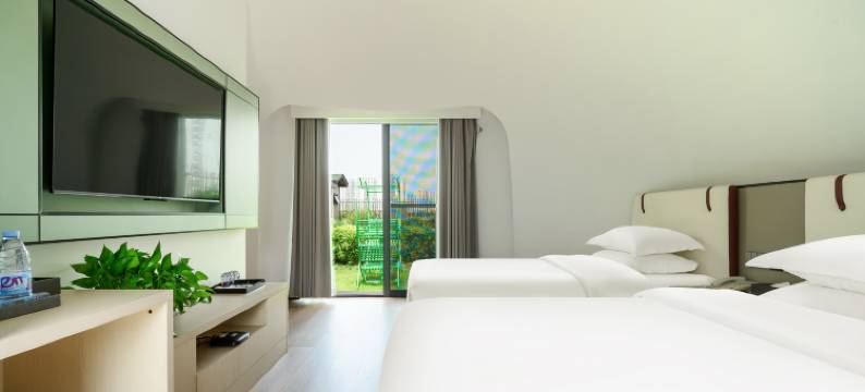 阑珊居假日酒店(遂宁体育中心万达广场店)图片