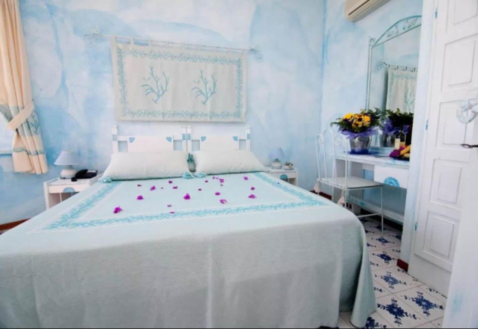 Club Esse ShardanaHotel Overview