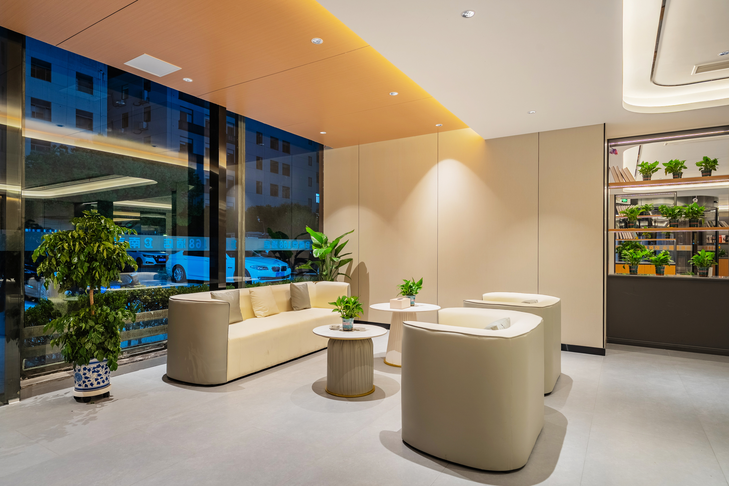 Nianfa 168 Hotel Over view