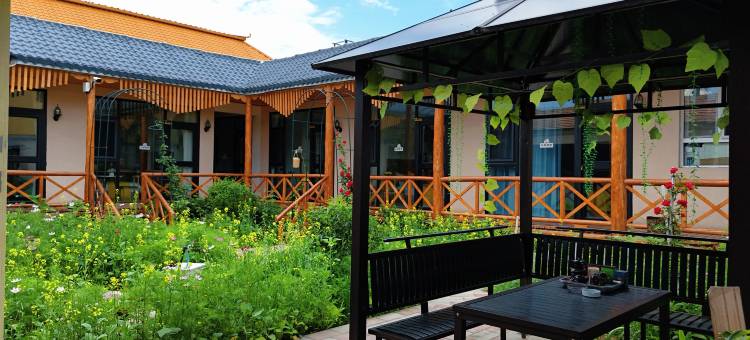 杜家小院民宿(特克斯八卦城店)图片