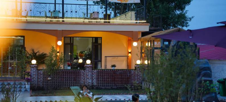 燕泥轩民宿(昭苏草原石人店)图片