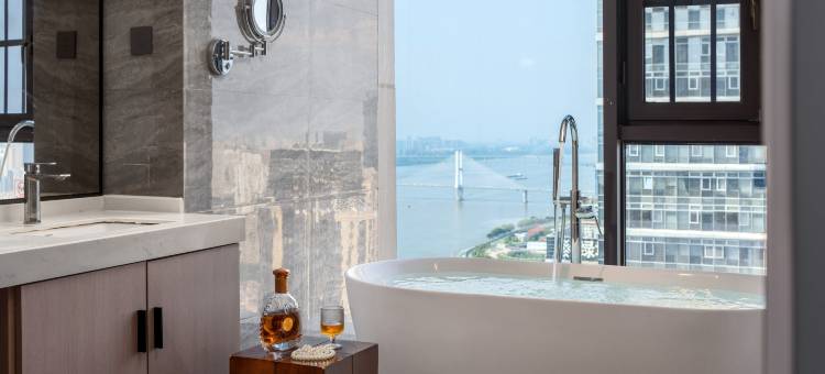 云境高空江景酒店(武汉绿地国际金融城武昌江滩店)图片