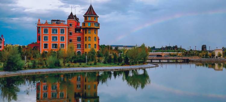 布尔津童话城堡·观景主题美宿(喀纳斯塔桥店)图片