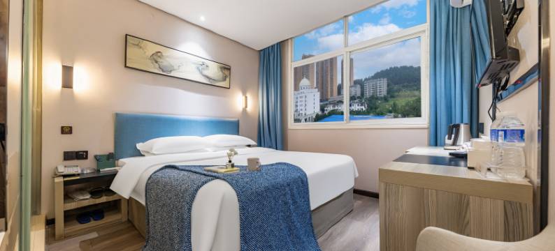 安麗酒店(咸宁站店)图片