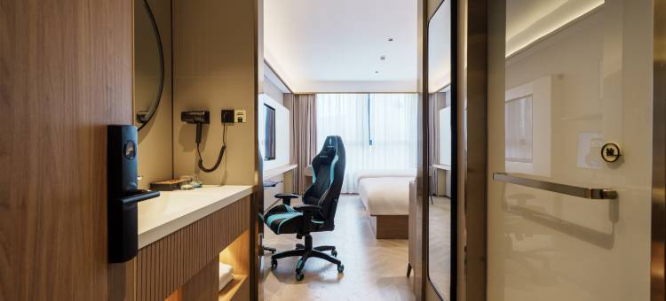 雷神电竞酒店(湘西凤凰古城店)图片