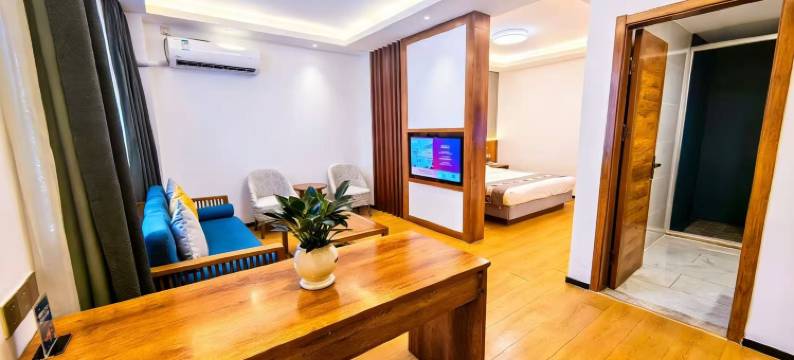 万宏假日酒店(宁津德百广场康宁湖公园店)图片