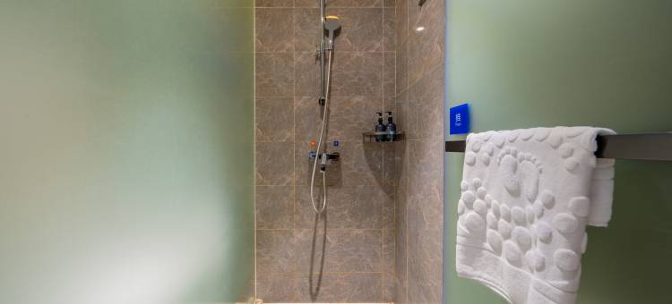 VES电竞酒店(里建湖公园绿地东盟大学城店)图片