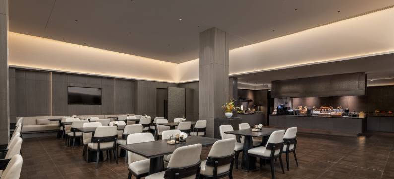 呼和浩特内大南校区五里营地铁站亚朵酒店图片