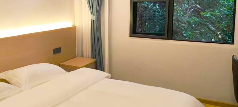 旧巷时光民宿(自贡北站自流井老街店)图片