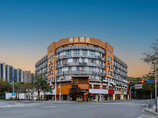 丽兹酒店(万科云城西丽地铁站店)