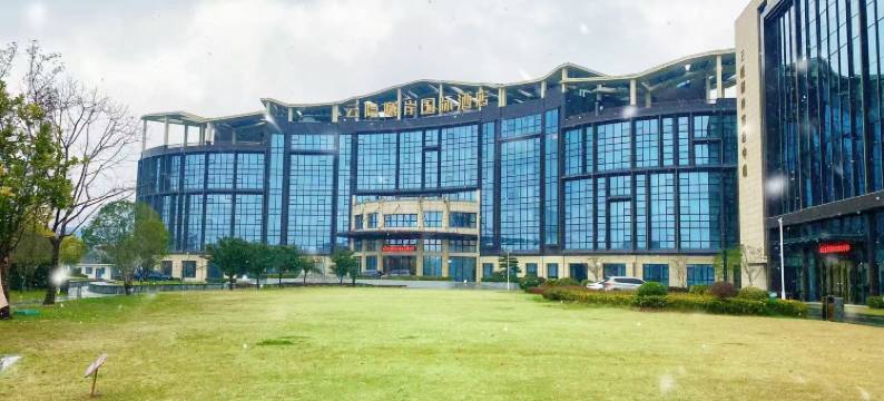 杭州桐庐富春江云隐曦岸国际酒店图片